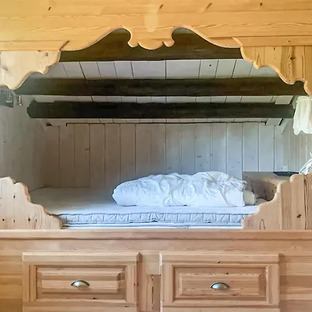 2 Bedroom Gorgeous In Сasa de vacaciones